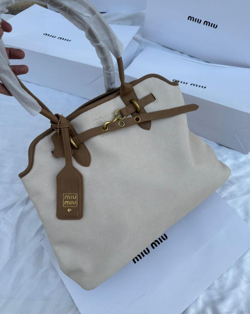 شنطة ميو ميو كروس