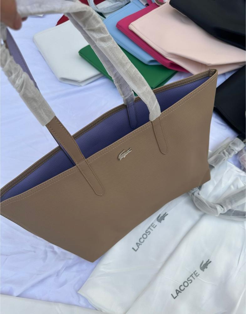 شنطة كتف كبيرة