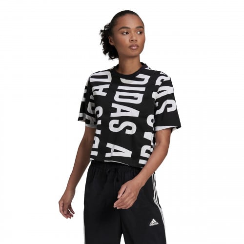 اديداس تيشرت رياضي للنساء من مملكة الرياضة adidas...