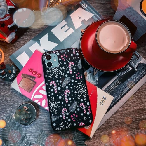 كفر ايفون كريسماس باللون الاسود