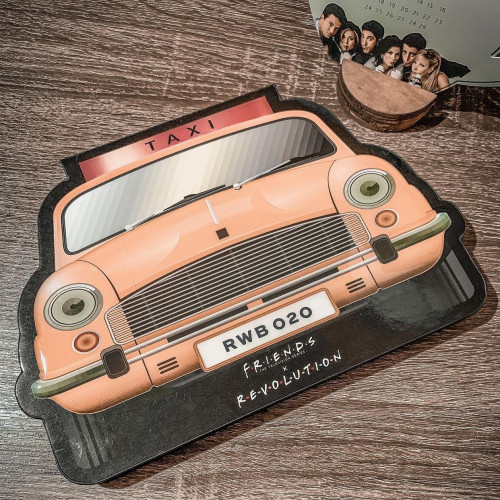 ظل للعيون فريندز بشكل سيارة