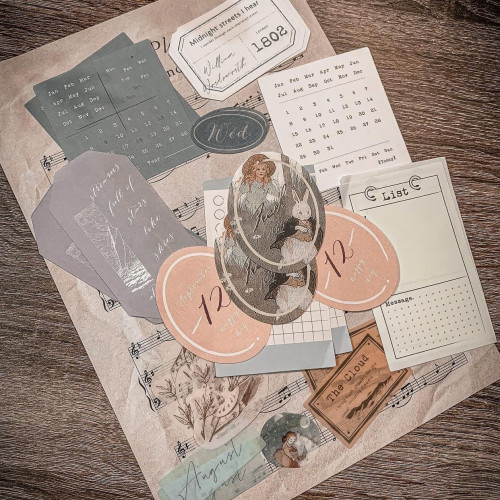 مجموعة من القصاصات الورقيه 30 قطعه