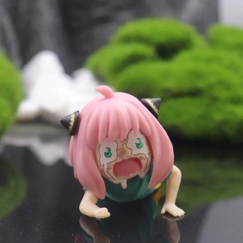 مجسم انيا صغير