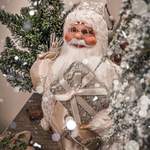 مجسم سانتا باللون الابيض