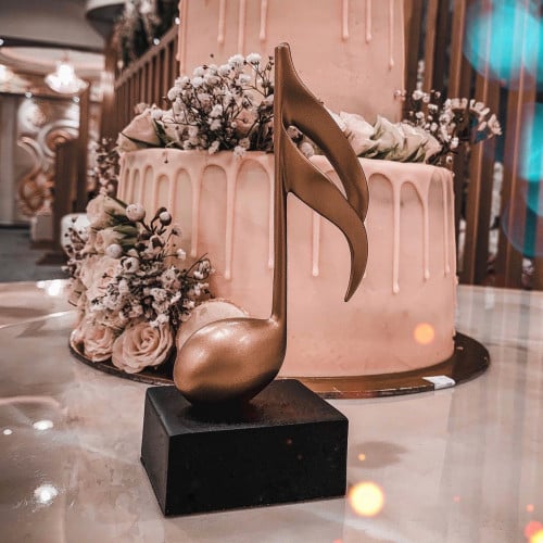 تحفة بشكل موسيقى (1)