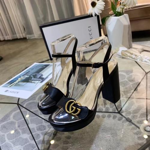 صندل Marmont من Gucci