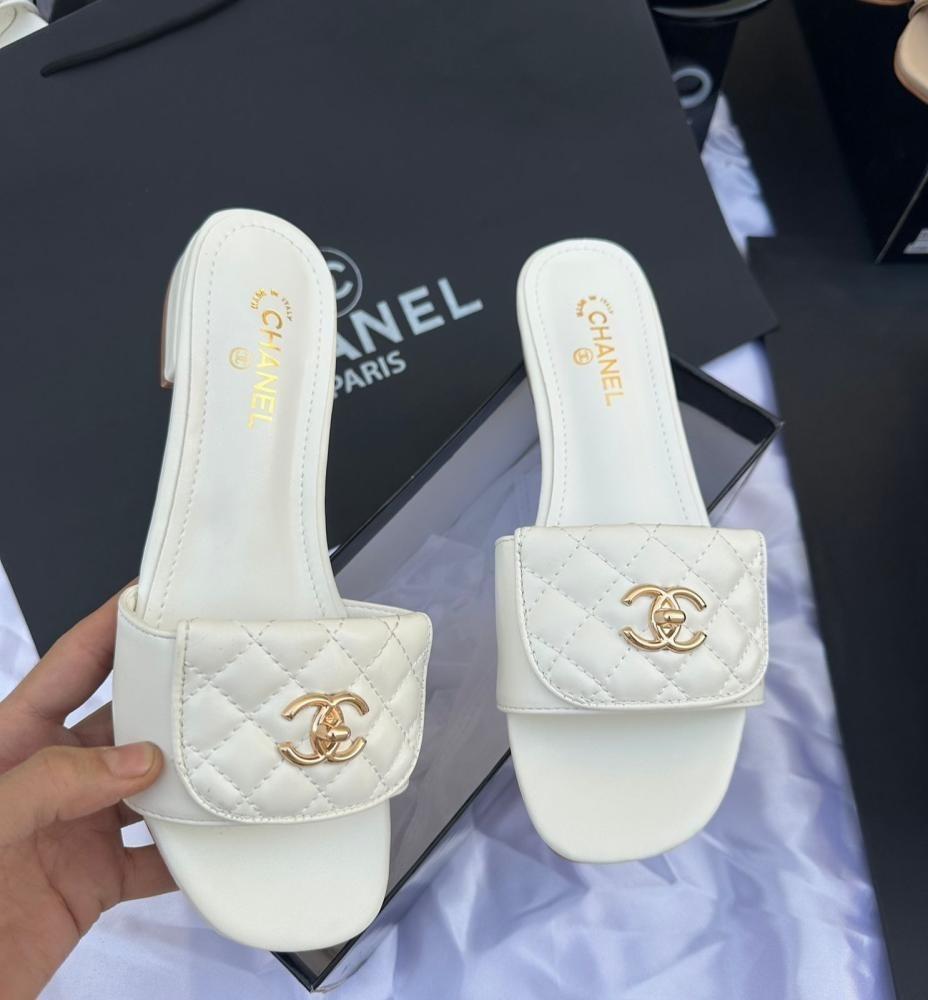 سليبر شانيل جلد طبيعي