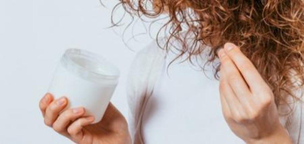 دليلك الشامل لعلاج تقصف الشعر واستعادة الحيوية من الجذور