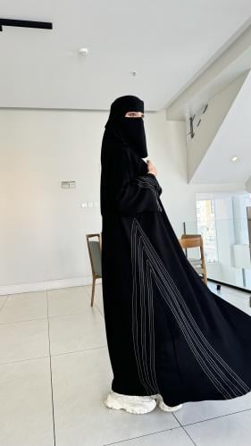 عبايه كلوش قماش كريب ملكي 1032