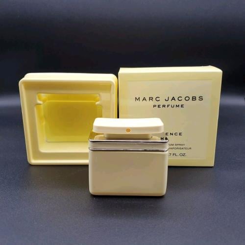 عطر إيسنس من مارك جاكوبس 50ملي لنساء Essence by Ma...