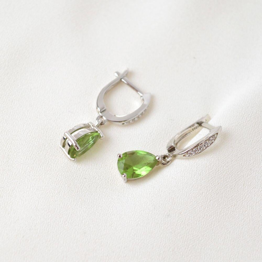 [E008] حلق حجر الزلتانايت (متغير اللون) - فضة عيار 925