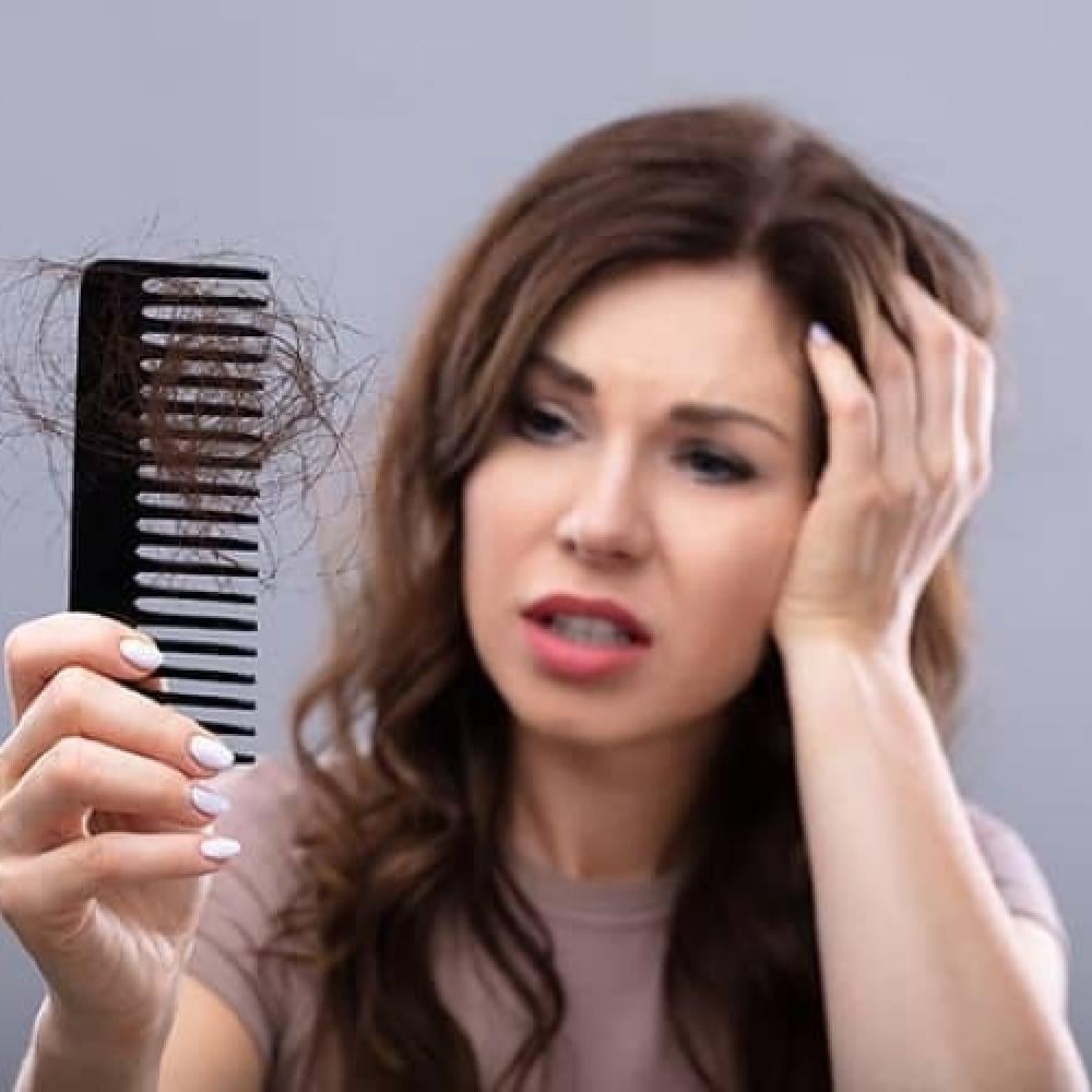 هل يسبب نقص فيتامين د تساقط الشعر