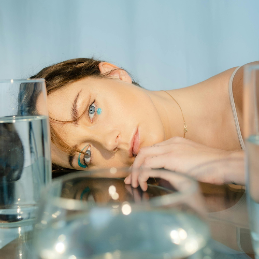 تحسين استخدام الريتنول مع الليزر المنزلي لتحقيق أفضل النتائج في خطوات