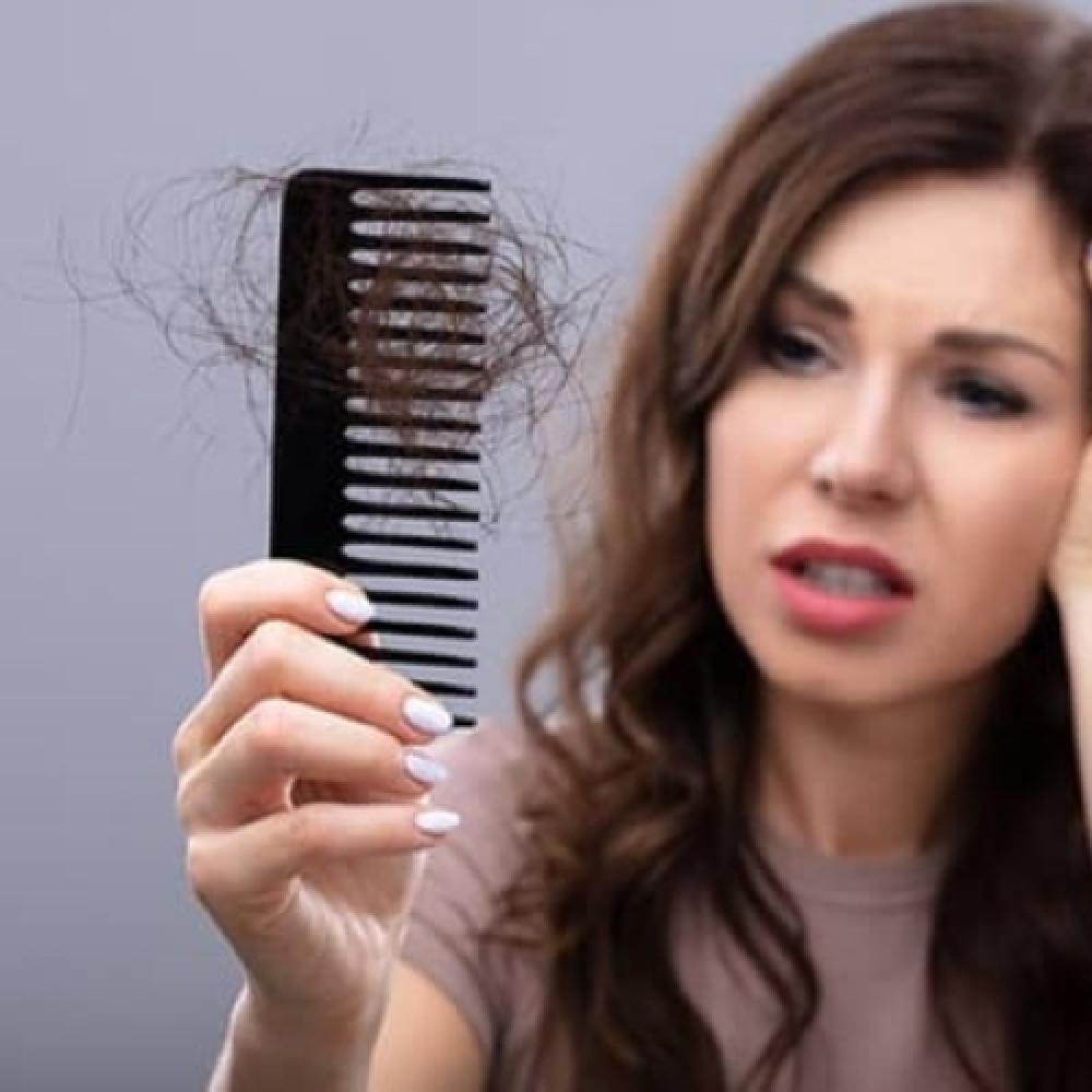 متى يكون تساقط الشعر خطير