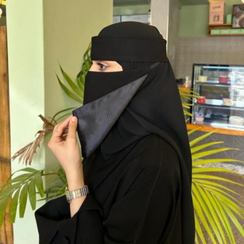 ثلاثه نقاب مبطن حرير وسط