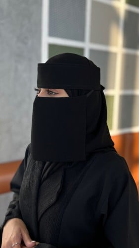 نقاب قصير مطاط مايل