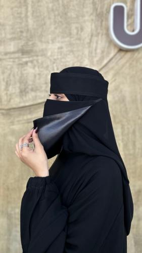 نقاب حرير قصير