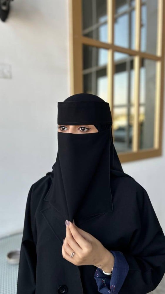 نقاب حرير قصير +نقاب حرير وسط +نقاب حرير مشبك