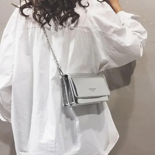 حقيبة كروس بودي بسلسلة