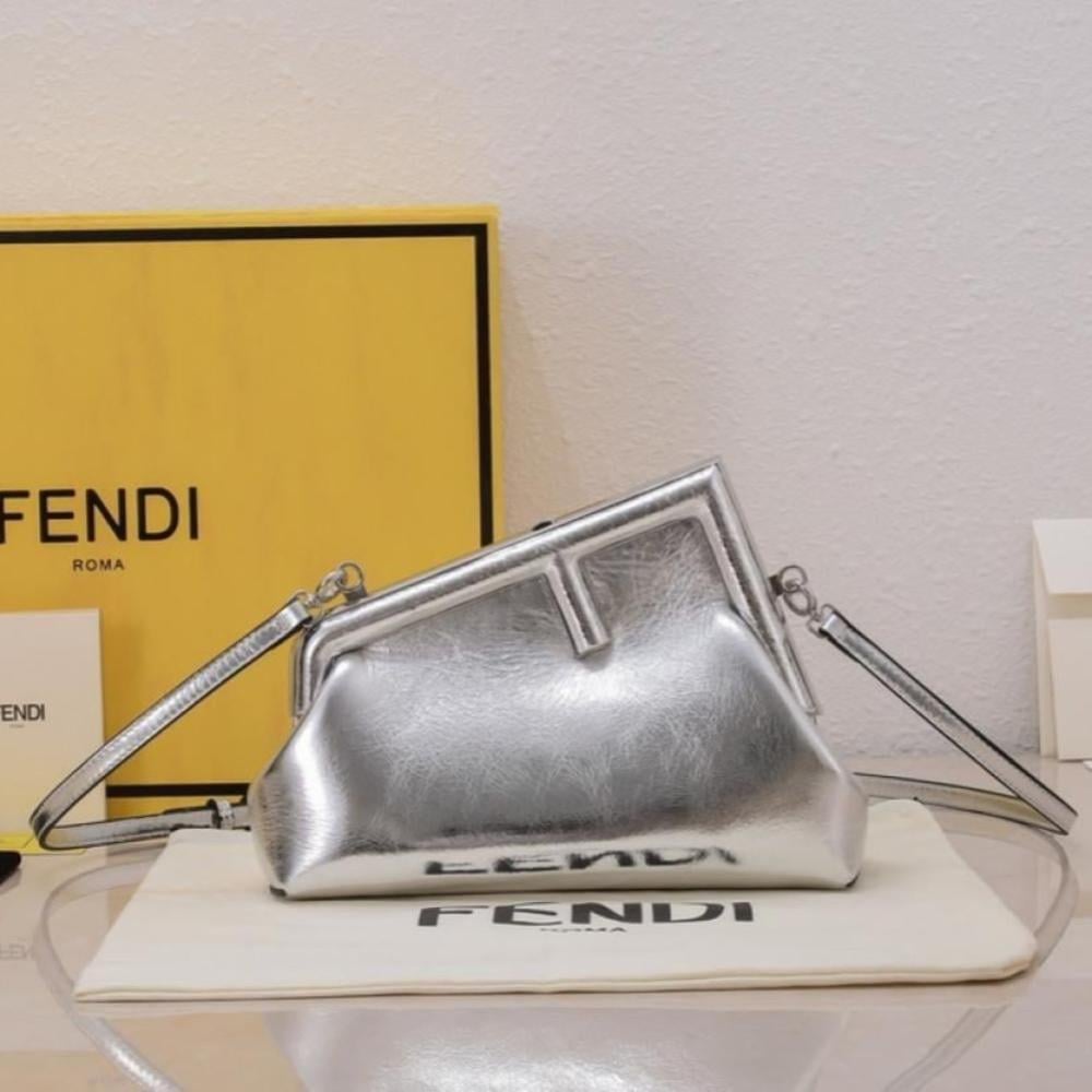 شنطة فيندي Fendi First