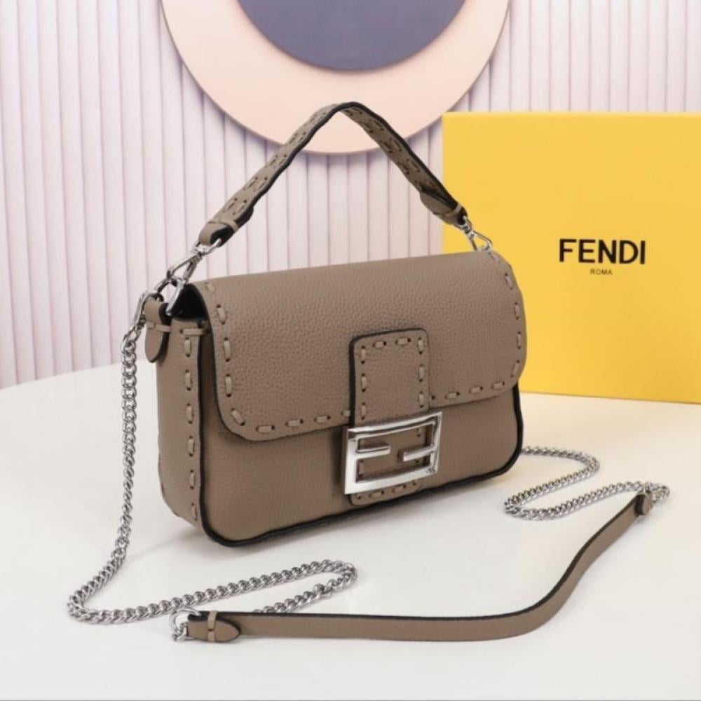 شنطة فيندي باجيت Fendi Baguette