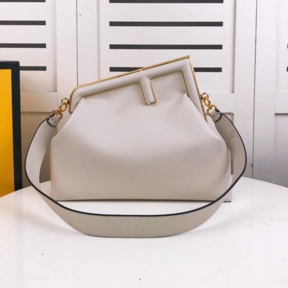 شنطة فيندي Fendi First