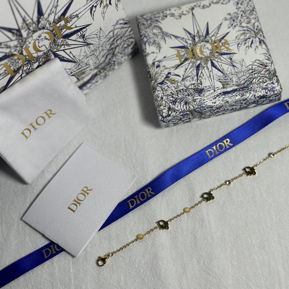 اسوارة CD ذهبي