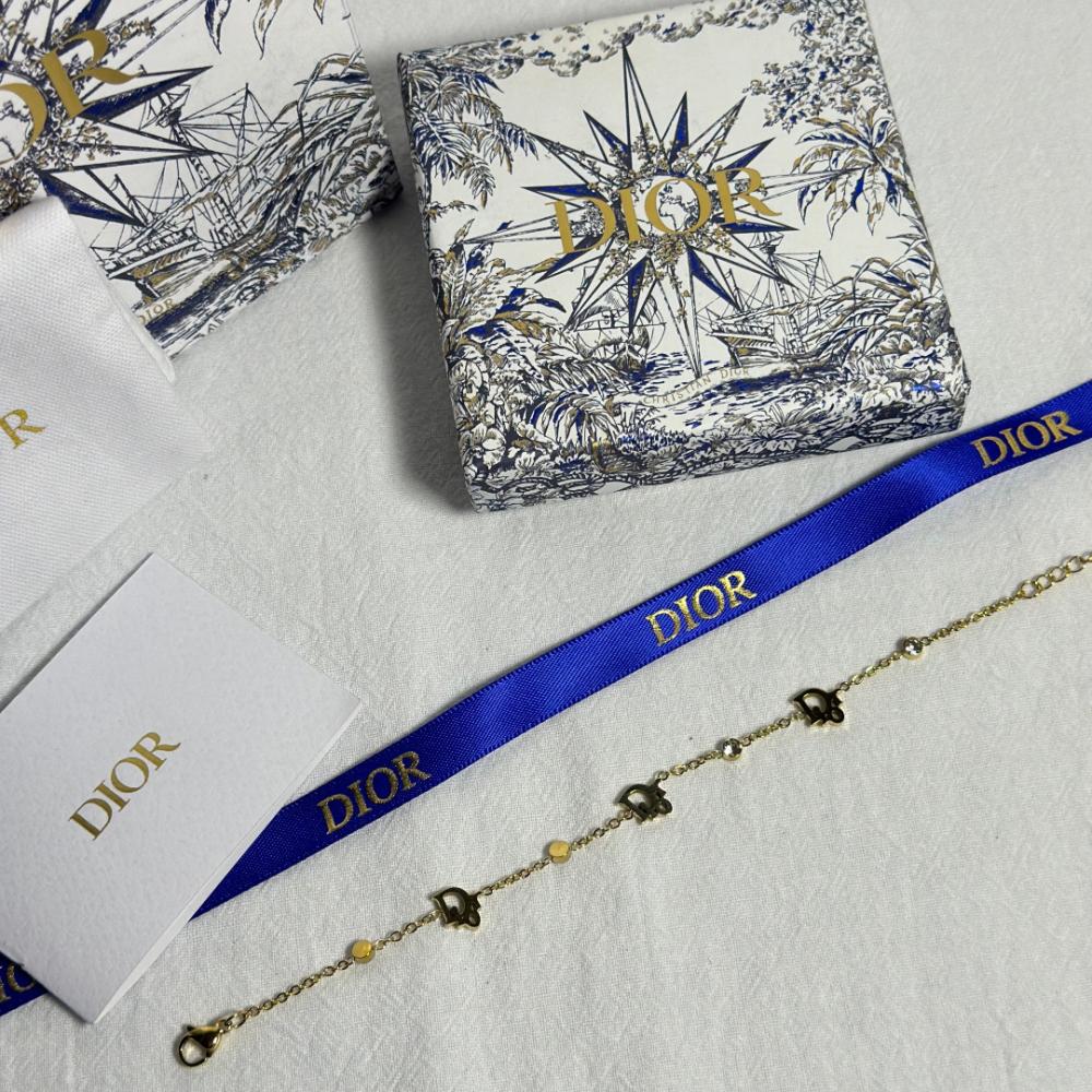 اسوارة CD ذهبي