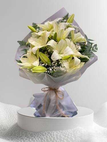 Lilium white