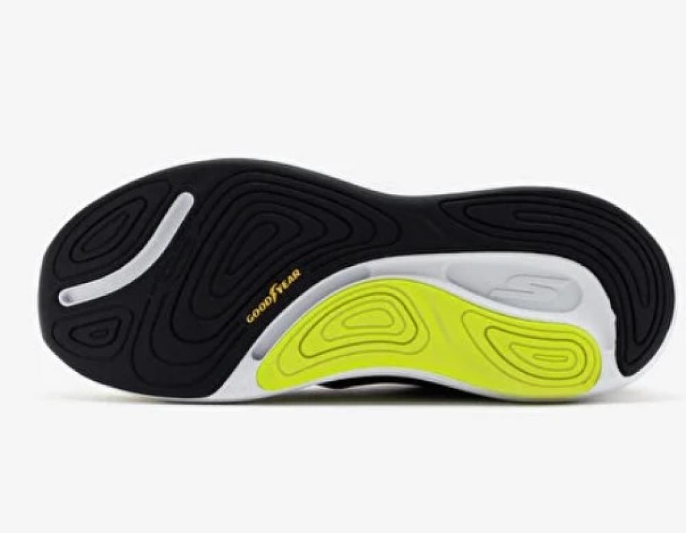 حذاء الجري سكيتشرز ماكس كوشين