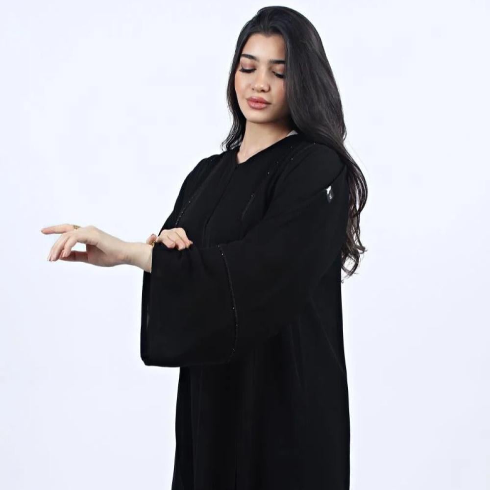 اختيار عبايات سوداء