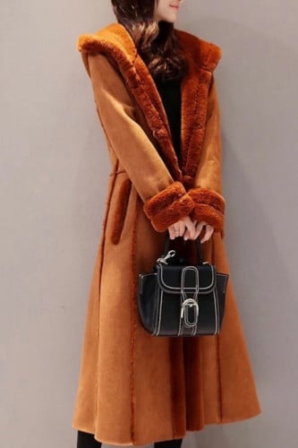 فروة دافئة بتصميم ناعم وأنيق