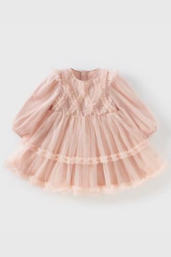 فستان الأميرة ديف بيلا 2025 لمسة من السحر والأناقة