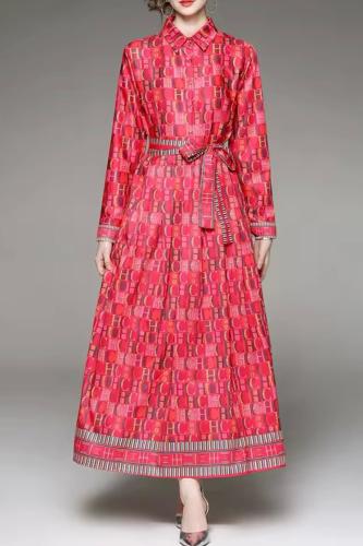 فستان طويل فاخر