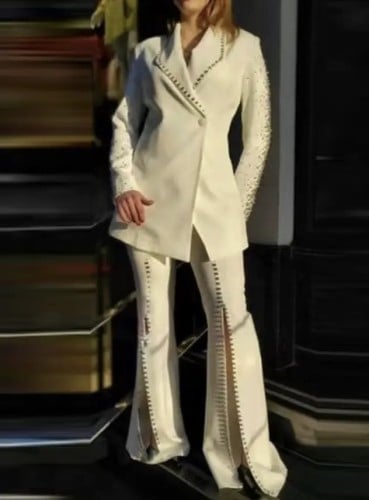 طقم قطعتين -جاكيت وبنطلون مرصع بالكريستال