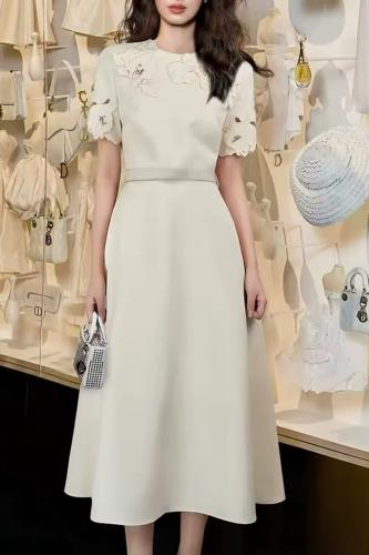 فستان أنيق ميدي تصميم فالنتيو