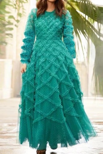 فستان طويل من التل المكشكش