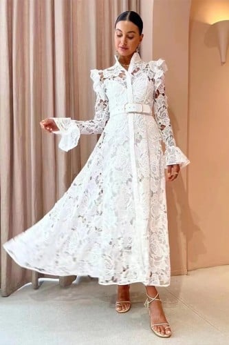 فستان أنيق من الدانتيل