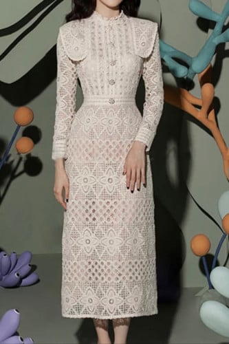 فستان طويل دانتيل