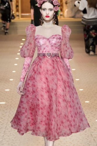 فستان وردي من الاورغنزا باكمام بف