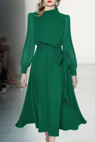 فستان طويل بربطة مع الجنب