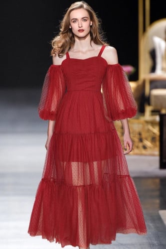 فستان تل بتصميم أنيق