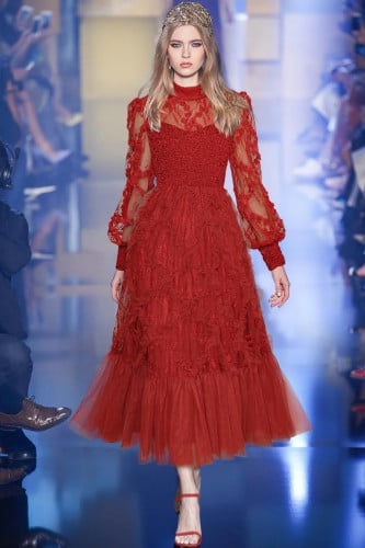 فستان طويل من التل بألوان متعددة