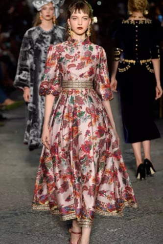 فستان مشجر باكمام منفوخة