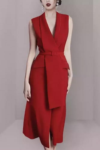 فستان أحمر ميدي بحزام
