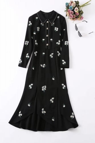 فستان أسود ميدي مطرز بالورود