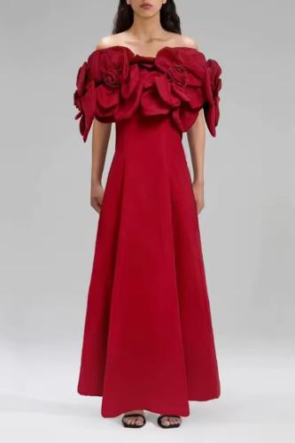 فستان أنيق مزين بالزهور ثلاثيه الابعاد