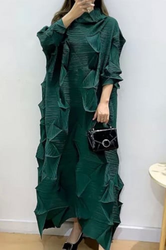 فستان بليسية بتصميم أنيق