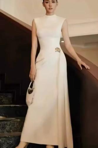 فستان فاخر بتصميم عصري