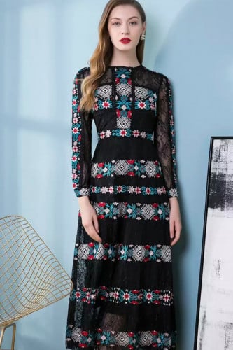 فستان اسود دانتيل مطرز